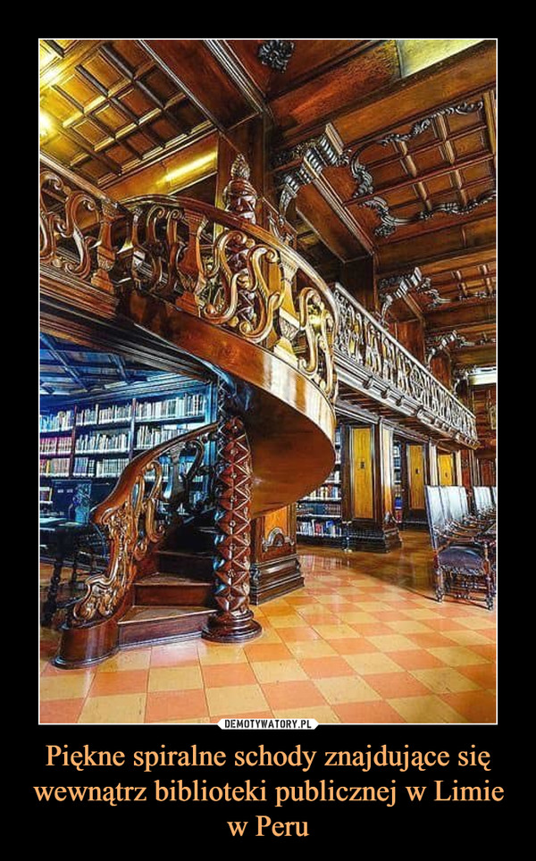 Piękne spiralne schody znajdujące się wewnątrz biblioteki publicznej w Limie w Peru