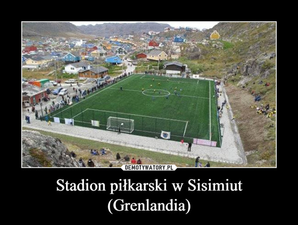 Stadion piłkarski w Sisimiut (Grenlandia)