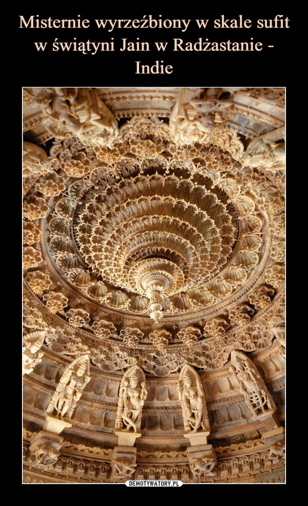 Misternie wyrzeźbiony w skale sufit w świątyni Jain w Radżastanie - Indie